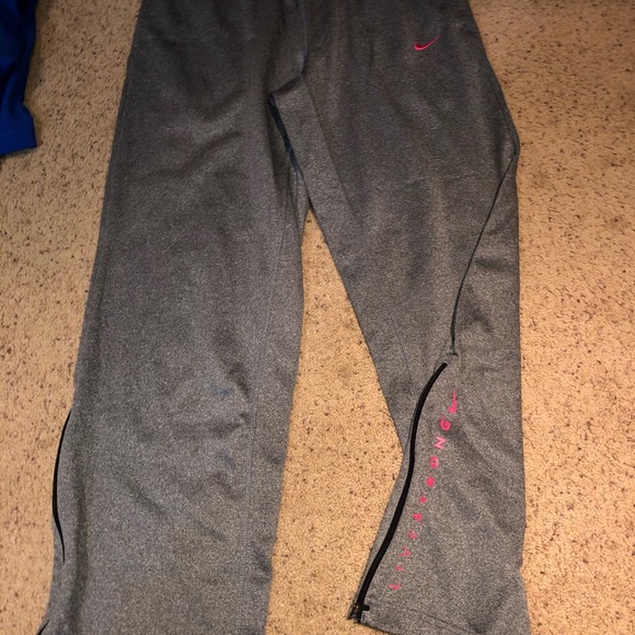 Nike love strong sweatpants - Picture 2 of 2